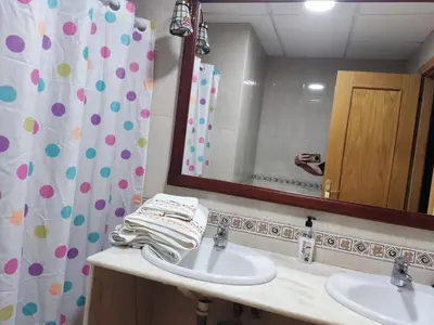 Un baño de Apartamentos a 300 metros playa