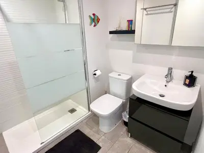 Un baño de Lovely New Luxery Beach Apartment in Mojacar Playa next to the best beach