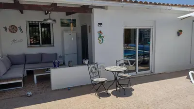 Un patio o zona al aire libre en La Casa Arboleas