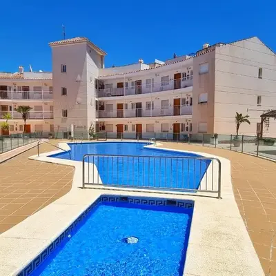 Apartamento con Piscina