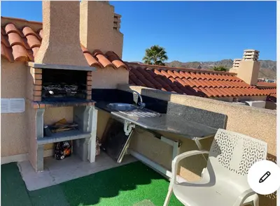 Un balcón o terraza de Adosado cerca de la playa y club de buceo con piscina en calabardina, Aguilas