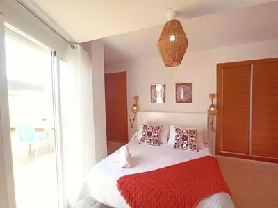 Cama o camas de una habitación en Avenida Principal - Gran Terraza junto a la playa - by Aloha Palma
