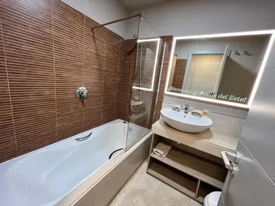 Un baño de Vera-Mojácar Valle del Este Resort Golf & SPA