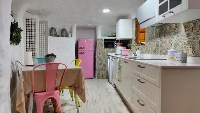 Una cocina o zona de cocina en Cueva OTTO Privada