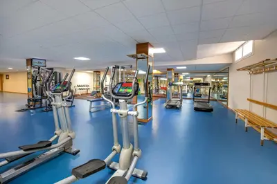 Gimnasio o instalaciones de fitness de Hotel Servigroup Marina Mar