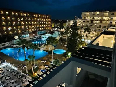 Piscina en o cerca de Bahía Serena