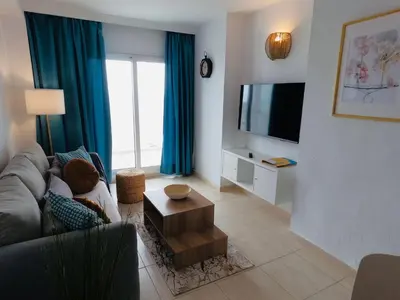 Una televisión o centro de entretenimiento en Bahía Serena