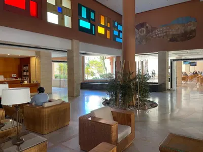 El vestíbulo o zona de recepción de Arena Center