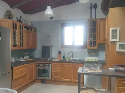 Una cocina o zona de cocina en Cuevas Roj0 Membrives Posadas 1