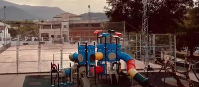 Zona de juegos infantil en Hospedium Casa Convento Sierra de María