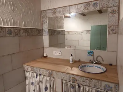Un baño de Cuevas Baza