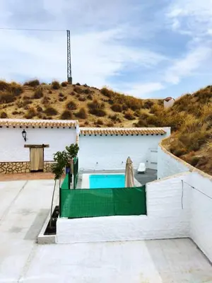 Piscina en o cerca de Cuevas Baza