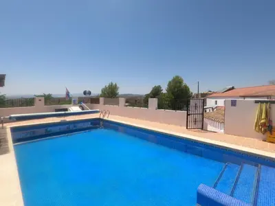 Piscina en o cerca de Cortijo naturista con vistas-clothing optional