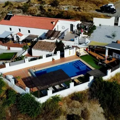Cortijo naturista con vistas-clothing optional