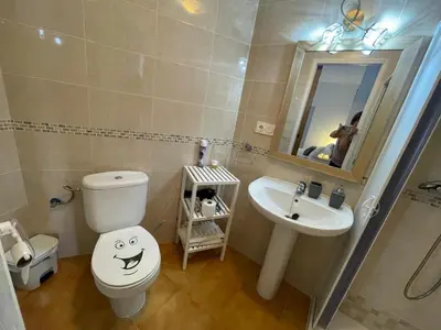 Un baño de Piso Luna