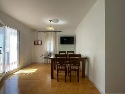Una televisión o centro de entretenimiento en Piso Luna