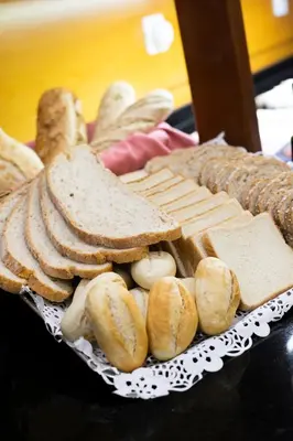 Comida en o cerca de este hotel