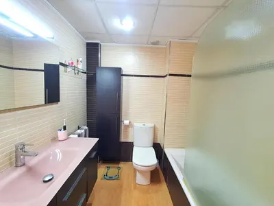 Un baño de Amplia Terraza con Piscina, Garaje y Aire Acondicionado - by Aloha Palma