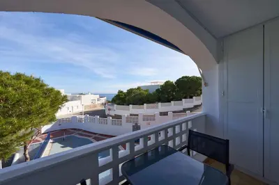 Un balcón o terraza de Apartamento Panoramico Tres Pinos. Piscina