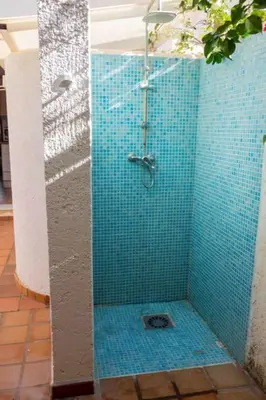 Un baño de Three bedroom house by the sea