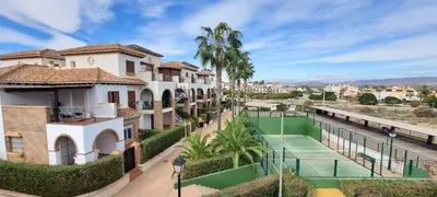 Instalaciones para jugar a tenis o squash en Homes of Spain, Al Andalus Residencial apartamento IN, primera planta, WIFI o alrededores