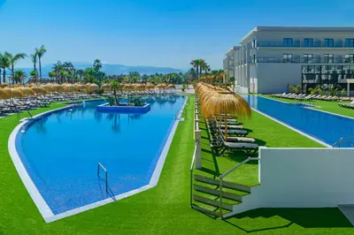 Piscina en o cerca de Cabogata Beach Hotel