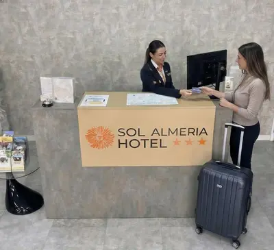 Clientes alojados en Hotel Sol Almería