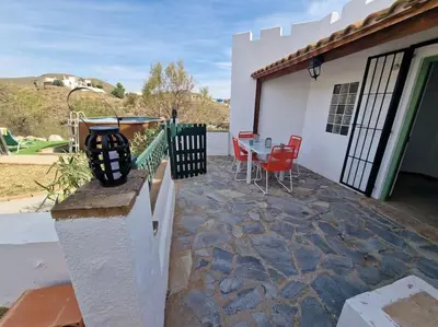 Un balcón o terraza de Casa Rincon a detached two bed cottage