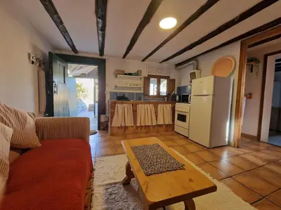 Una cocina o zona de cocina en Casa Musica an enchanting one bed cottage
