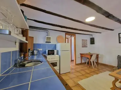 Una cocina o zona de cocina en Casa Musica an enchanting one bed cottage