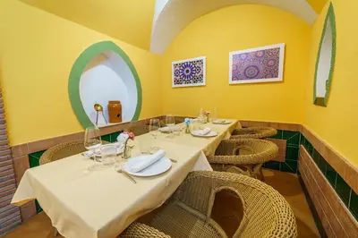 Un restaurante o sitio para comer en Cuevas La Granja