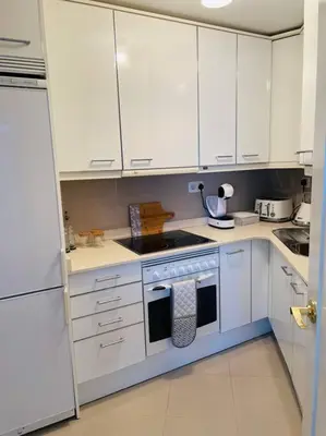Una cocina o zona de cocina en Couples Only, beautiful 1 Bedroom Apartment in Victoria Building