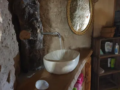 Plano de Creatively designed CaveHouse with jacuzzi