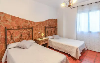 Cama o camas de una habitación en Nice Home In Mecina Bombarón With Wifi