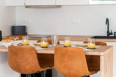 Comida en o cerca de este apartamento