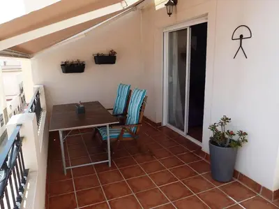Un balcón o terraza de ÁTICO con fabulosas vistas al mar