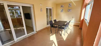 Plano de Homes of Spain, Apartamentos Paraiso de Vera Playa, Ed Tahiti bajo H, a pie de la playa, vistas piscina