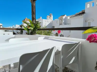 Un balcón o terraza de Medina Marinas - Tú hogar con solarium privado!