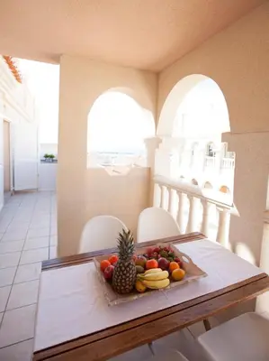 Comida en o cerca de este apartamento