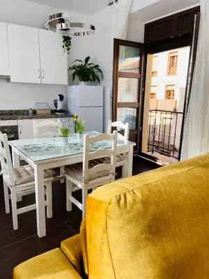 Una cocina o zona de cocina en La Fonda de la Calle Ancha