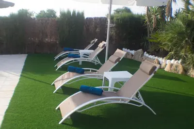 Jardín al aire libre en Avent Verahotel