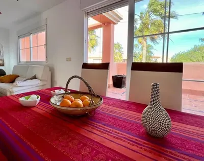Comida en o cerca de este apartamento