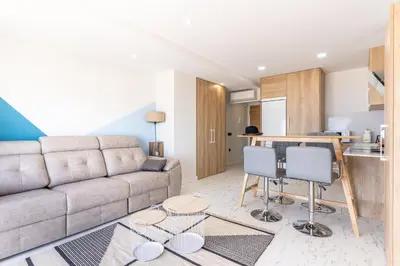 Una cocina o zona de cocina en Apartaments Paseo Marítimo by Expoholidays