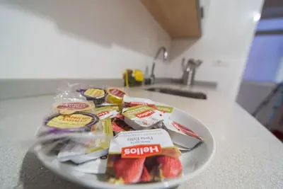 Comida en o cerca de este apartamento