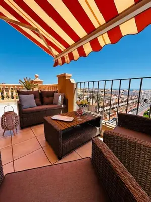 Zona de estar de Almerimar Porto Fino - Appartement de luxe, vue mer