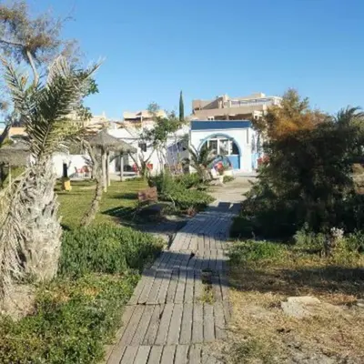 Jardín al aire libre en Encantador estudio en 1ª linea de playa