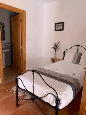 Cama o camas de una habitación en Lavender Lodge Almeria