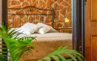 Cama o camas de una habitación en Cozy Home In Mecina Bombarón With Wifi