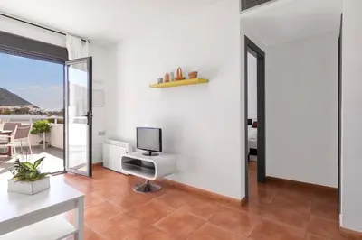 Una televisión o centro de entretenimiento en Las Hélices San José Cabo de Gata