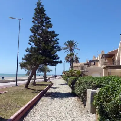 Lovely 2 Bedroom Apartment With Pool